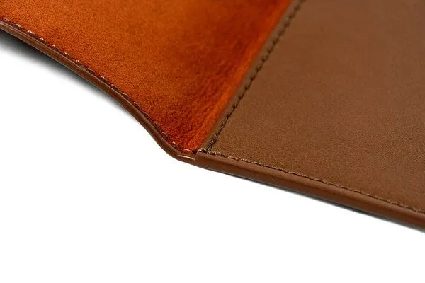 GREVIRO GREVIRO Tablet Tasche aus Kaktusleder (vegan) - für iPad Pro / iPad Air / Surface / Galaxy Tab, Camel braun, – Produktbild 4 von 4