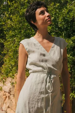 AmourLinen AmourLinen Damen vegan Kleid Mittellang Aurora Salbei Grün – Produktbild 1 von 1