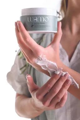 Manulena Manulena Pflegende Körperbutter Wamo 250 ml mit natürlichem Olivenöl – Produktbild 1 von 1