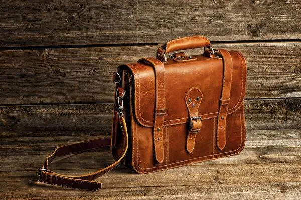 Alpenleder Alpenleder Messenger Bag BROOKS, Cognac, – Produktbild 4 von 4