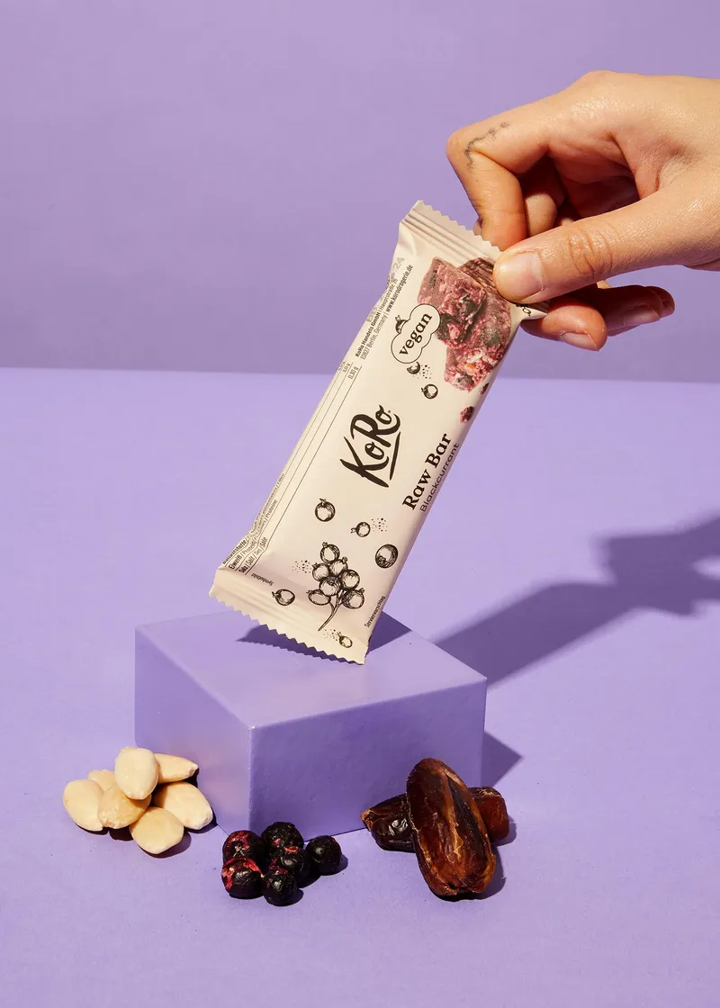 KoRo Raw Bar Blackcurrant 50 g – Produktbild 5 von 5