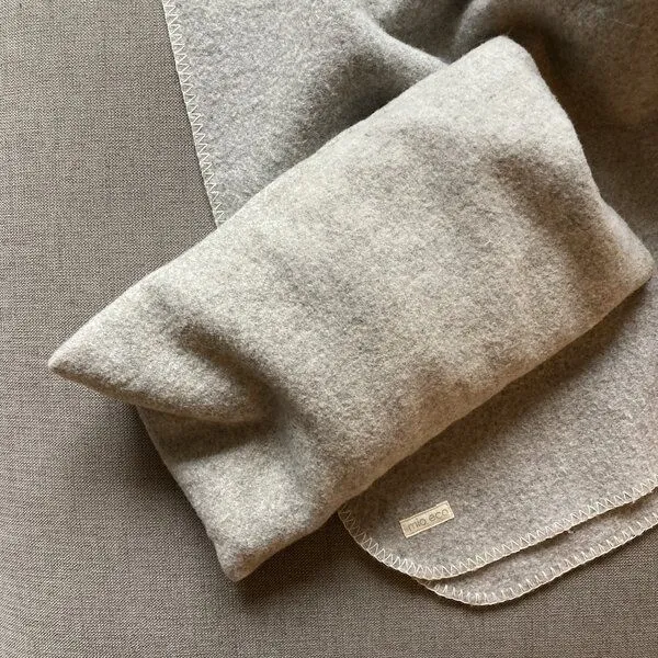 mio eco mio eco Kleines Yin Yoga Kissen Kissenhülle Elbwolle, Grau, – Produktbild 3 von 4
