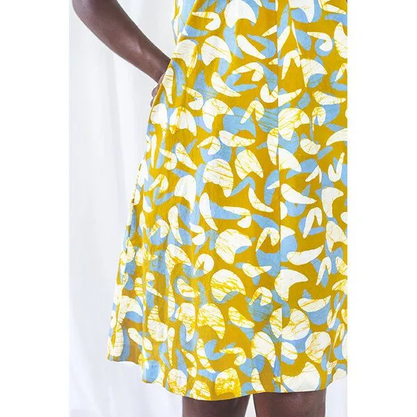 Global Mamas Global Mamas Bio Kleid - OAKLYNN - Mod/Rosewood/Rings/Diamonds, Mod mustard (gelb), – Produktbild 2 von 3