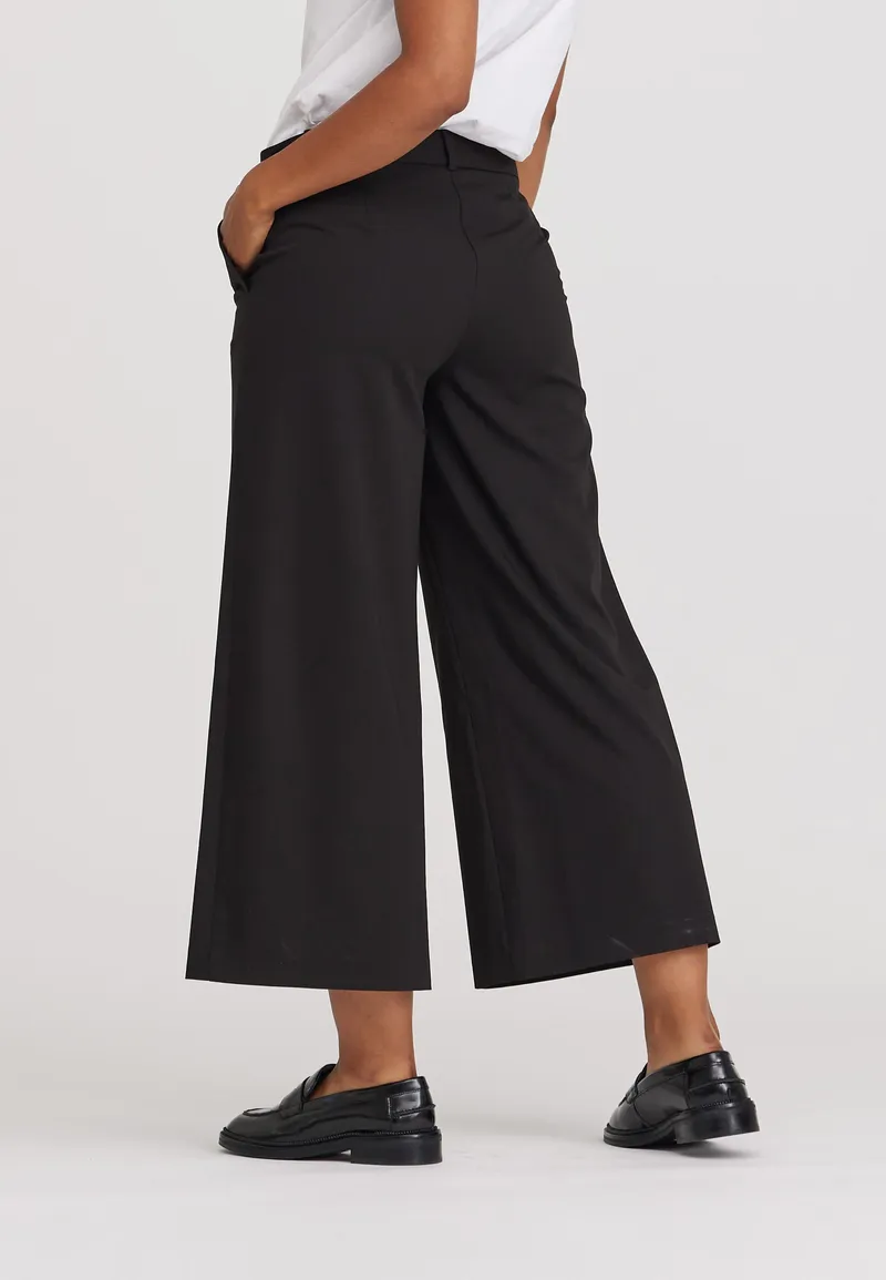 LAURIE LAURIE Damen vegan Hose Loose Lia Crop Schwarz, Schwarz, – Produktbild 1 von 1