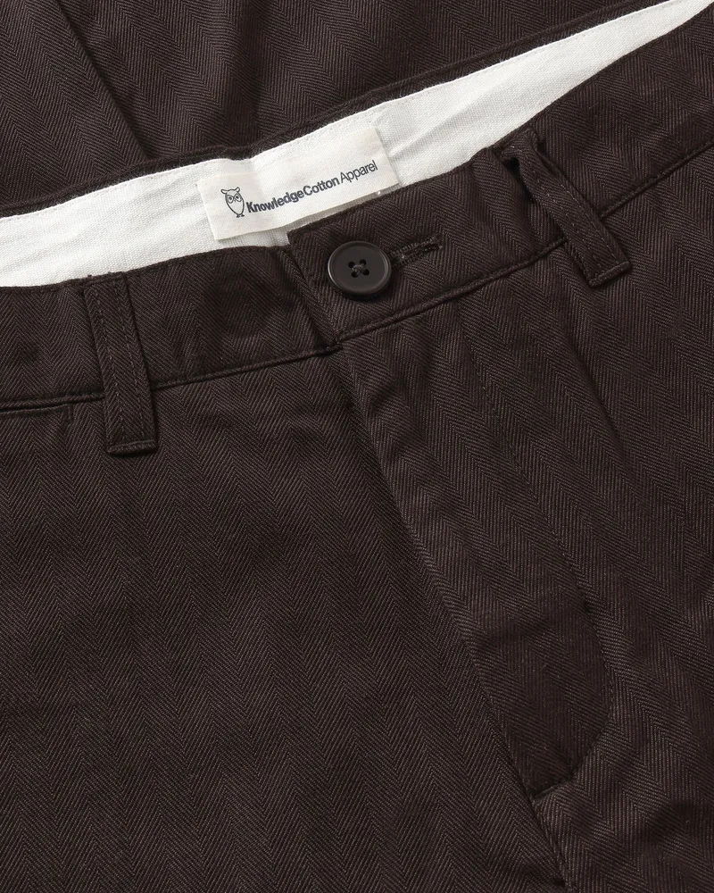 KnowledgeCotton Apparel KnowledgeCotton Apparel Herren vegan Hose Chuck Regular Fischgrat Chocolate Torte, Braun, – Produktbild 2 von 2