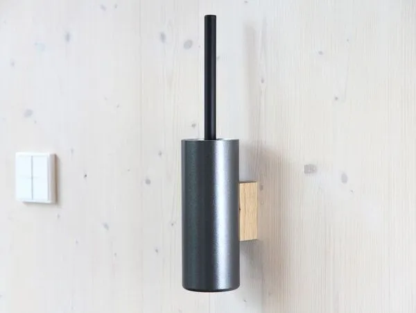 werkvoll by Lena Peter werkvoll by Lena Peter Recycling Wandhalter WC-Bürste FIRE mit Edelstahlgriff, Anthrazit, – Produktbild 1 von 5