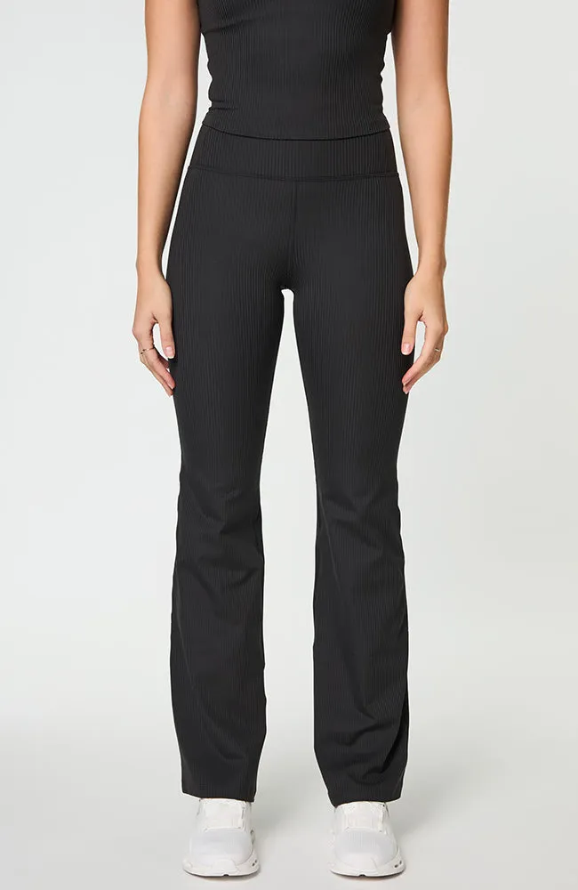 Girlfriend Collective Girlfriend Collective Damen vegan Legging Rib Flare Compressive, Schwarz, – Produktbild 1 von 2
