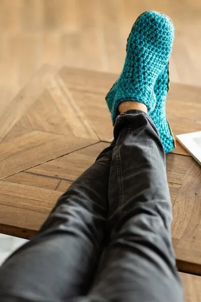 Kingdom of Wow Knit Boots aus weichem Wollgarn – Damen & Herren, gehäkelt & handgefertigt | Kingdom of Wow, Glacier teal, – Produktbild 2 von 5