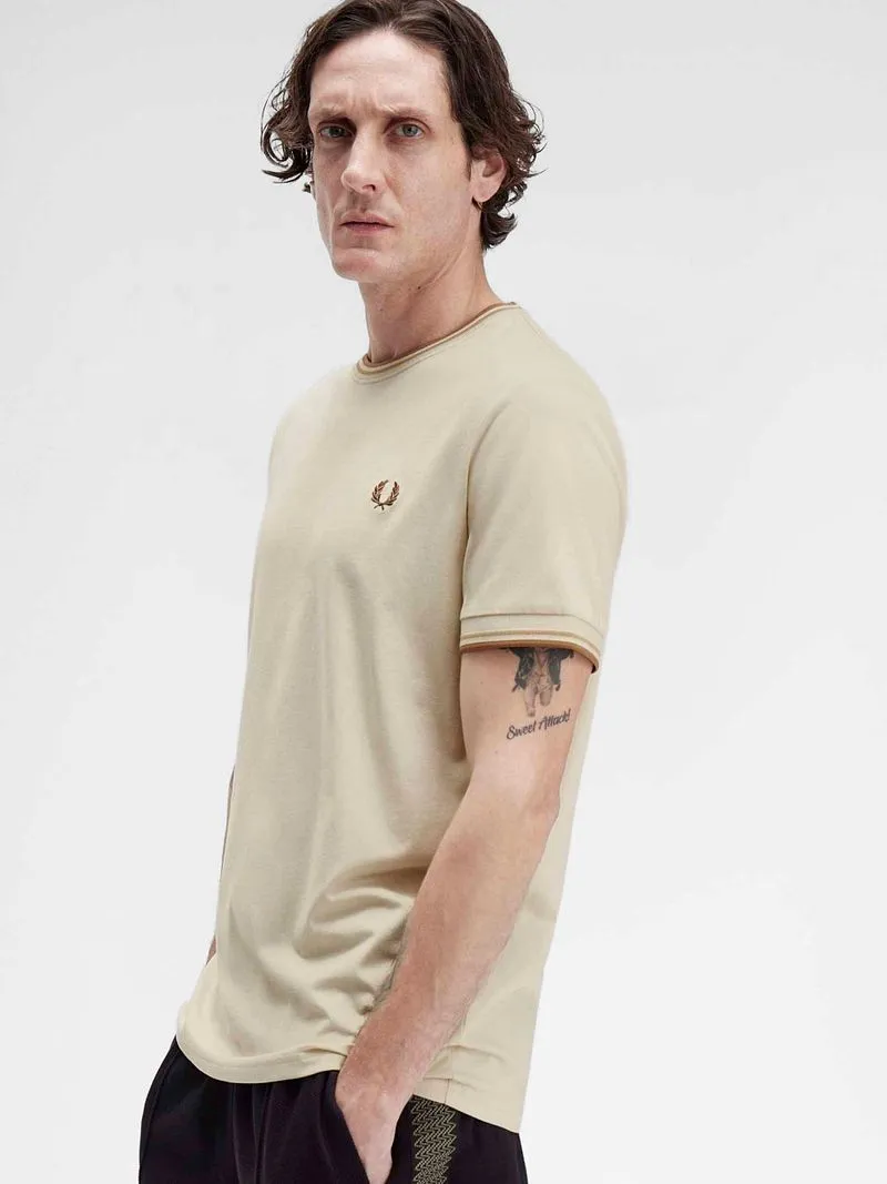Fred Perry Fred Perry Twin Tipped T-Shirt Beige Z53 - Größe S, Beige, – Produktbild 2 von 5