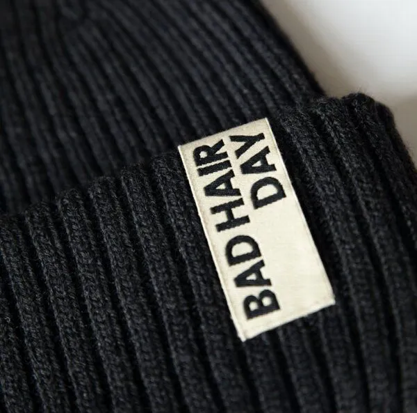 Kiwistories Strickmütze aus 100% Merinowolle- Bad Hair Day, Schwarz, – Produktbild 1 von 3