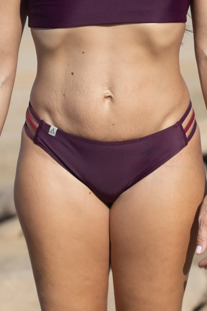 Inaska Inaska Damen vegan Bikinihöschen Low Waist Free Berries Berry, Dunkelviolett, – Produktbild 2 von 2