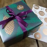 Bow & Hummingbird Bow & Hummingbird O Tannenbaum Geschenkverpackungs-Set – Produktbild 1 von 1