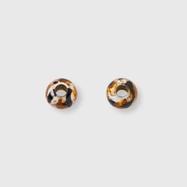 fejn jewelry fejn jewelry Creole murano huggie mit buntem Glasanhänger, Gold / brown dots, – Produktbild 2 von 4