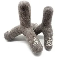 Wooliie Wooliie Triquetra Stick – handgefertigtes Spielzeug aus 100 % naturbelassener Schurwolle – Produktbild 1 von 1
