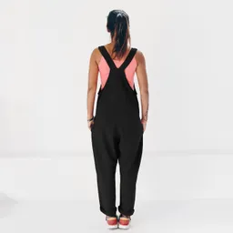The Driftwood Tales The Driftwood Tales Damen vegan Jumpsuit Schwarz – Produktbild 1 von 1