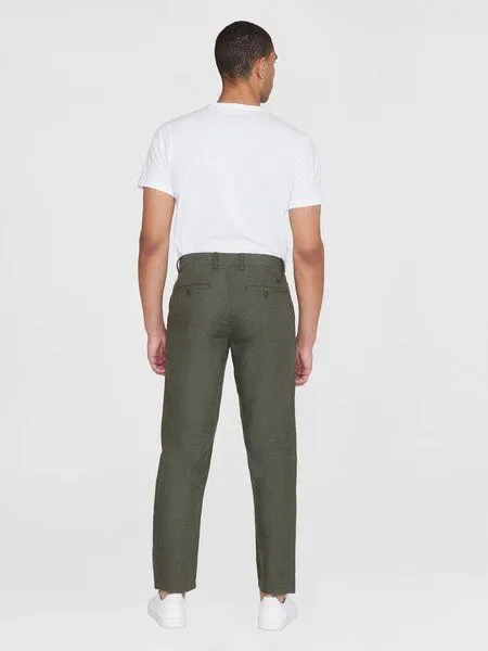 KnowledgeCotton Apparel KnowledgeCotton Apparel Chinohose CHUCK aus Bio-Leinen, Grün (burned olive), – Produktbild 3 von 4