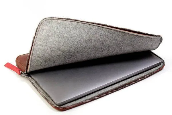 Pack & Smooch Pack & Smooch MacBook Pro 13"/Air 13" und NEO (2026) Hülle ANGUS (Mulesing-frei), Hell-braun, – Produktbild 4 von 4