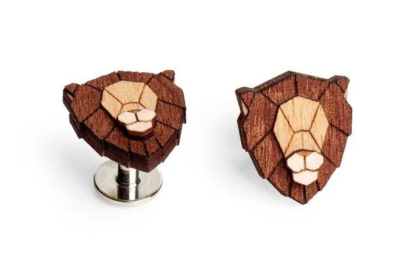 BeWooden BeWooden Manschettenknöpfe "Lion Cuff" aus Holz – Produktbild 1 von 3