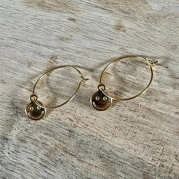 ELEKTROPULLI SMILEY Creolen in 20mm mit Anhänger ca. 10 x 8mm (Ø 1.4mm) von Elektropulli, Gold, – Produktbild 2 von 2
