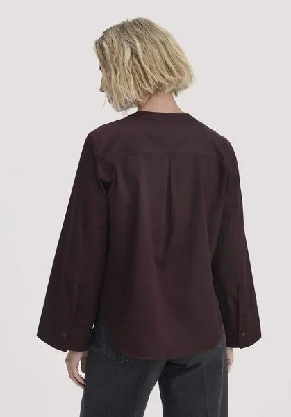hessnatur hessnatur Bluse Relaxed aus reiner Bio-Baumwolle, Schwarzbeere, – Produktbild 2 von 4