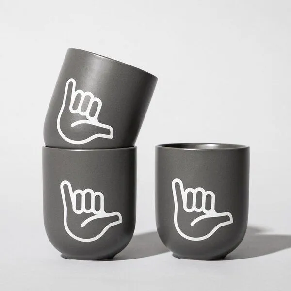 Fyngers Fyngers Handgemachter Becher aus Porzellan - Modell HANG LOOSE - Füllmenge 330ml - Mattlasur, Grau, – Produktbild 4 von 4