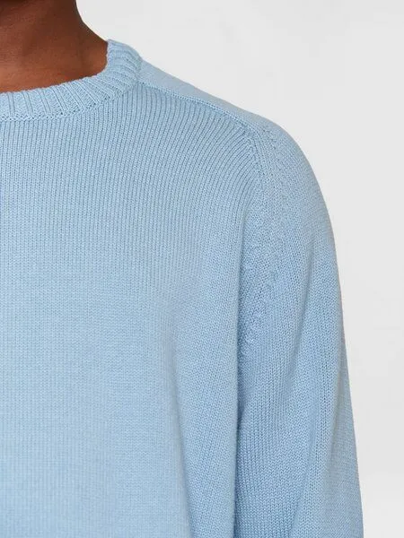 KnowledgeCotton Apparel KnowledgeCotton Apparel Strickpullover CREW NECK aus Bio-Baumwolle, Dusty Blue Melange – Produktbild 4 von 4