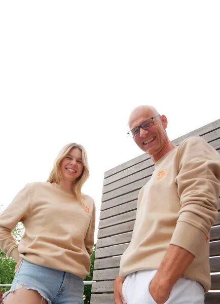 SPARKLES OF LIGHT SPARKLES OF LIGHT Unisex Sweatshirt | SHINE LOVE LIVE, Hellbraun, – Produktbild 4 von 4
