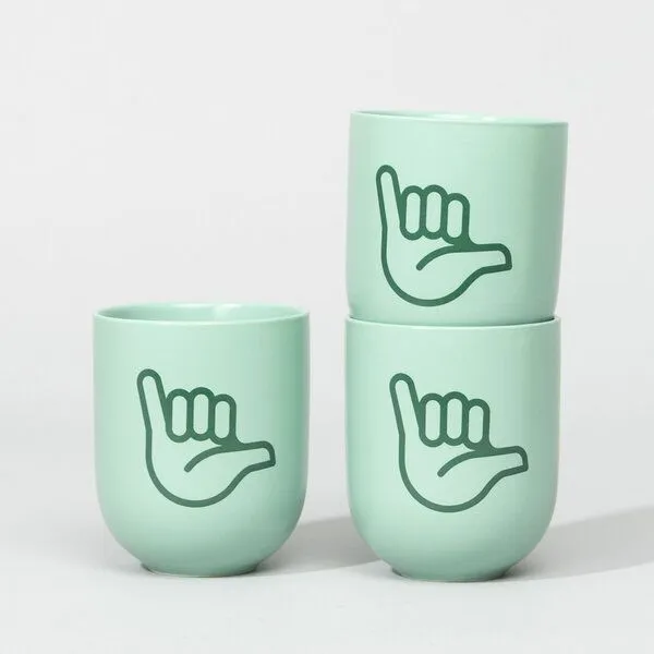 Fyngers Fyngers Handgemachter Becher aus Porzellan - Modell HANG LOOSE - Füllmenge 330ml - Mattlasur, Türkis, – Produktbild 3 von 4