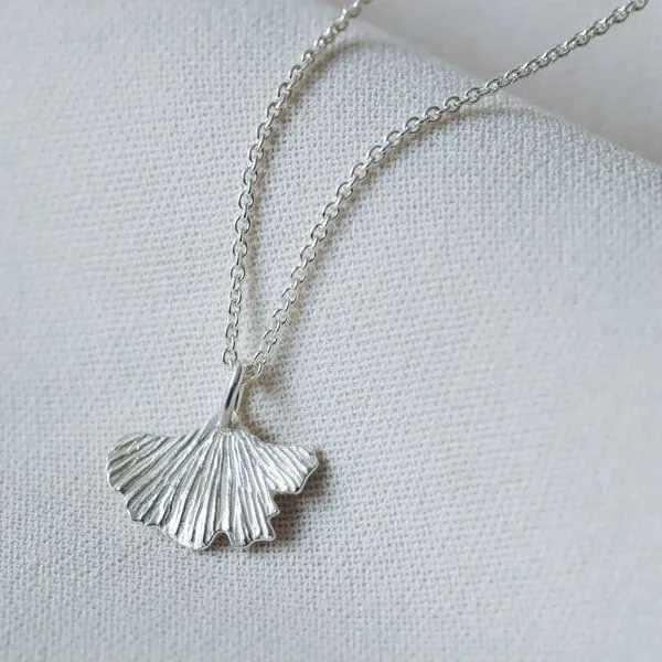 BELLYBIRD Jewellery BELLYBIRD Jewellery Halskette - kleines Ginkgoblatt, Anhänger/ Silber/ Silber vergoldet, Silber, – Produktbild 1 von 4