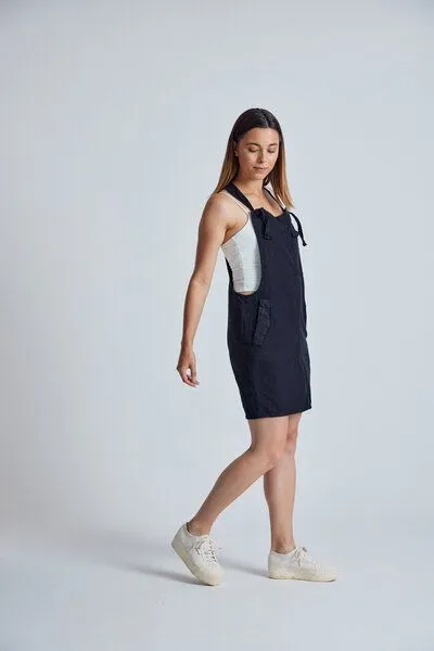 Flax and Loom Flax and Loom Leinen Latzkleid Peggy, Black, – Produktbild 4 von 5