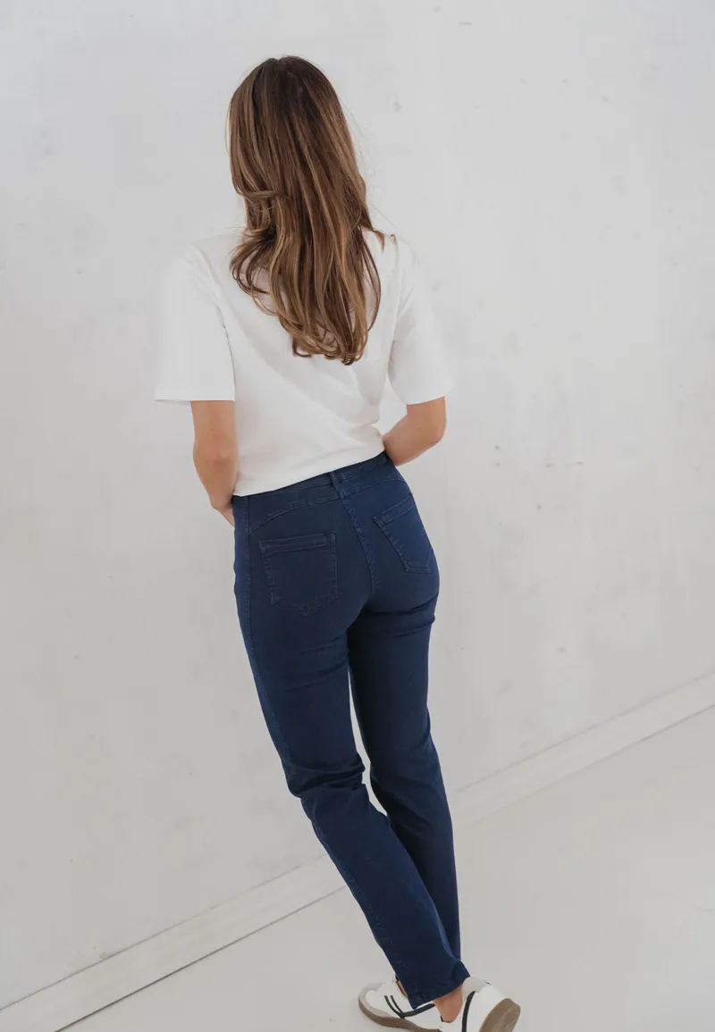 LAURIE LAURIE Damen vegan Serene 5-Pocket Regular Ml - Dunkelblauer Denim, Dunkelblau, – Produktbild 1 von 1