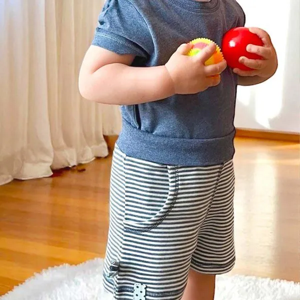 OrganicEra Gestreifte Baby-Shorts 'OrganicEra' aus Bio-Baumwolle, Blau, – Produktbild 1 von 4