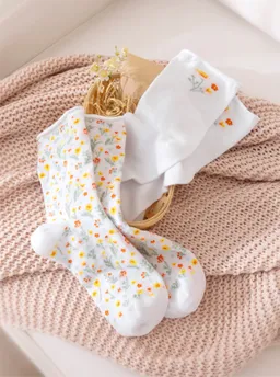 wäschepur Socken weiß-geblümt – Produktbild 1 von 1