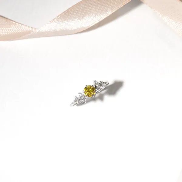 Eppi Eppi Verlobungsring mit 0.44ct IGI-zertifiziertem gelbem Lab Grown Diamanten Olha – Produktbild 3 von 3