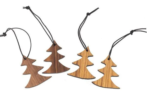 ReineNatur ReineNatur Christbaumanhänger 4er-Set Tannenbaum 2 x Nussbaum & 2 x Eichenholz – Produktbild 1 von 1