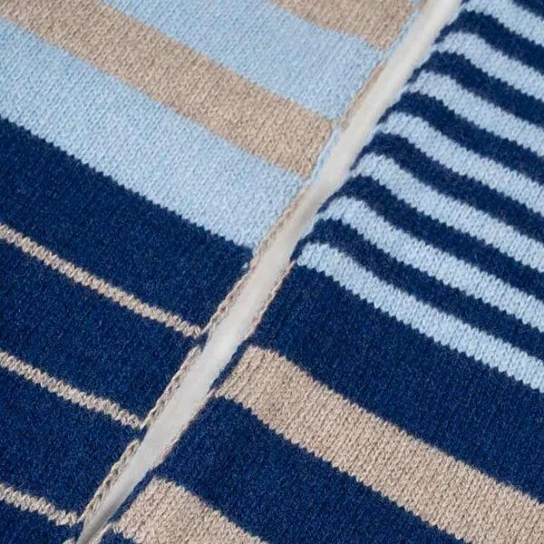 Rifò - Circular Fashion Made in Italy Rifò - Circular Fashion Made in Italy Schmaler Streifenschal Rino aus recycelter Kaschmirwolle, Multicolor blue, – Produktbild 3 von 4