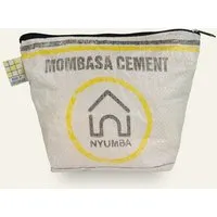Nyuzi Blackwhite Nyuzi Blackwhite Upcycling Kosmetiktasche | Kulturbeutel aus recyceltem Zementsack – Produktbild 1 von 1