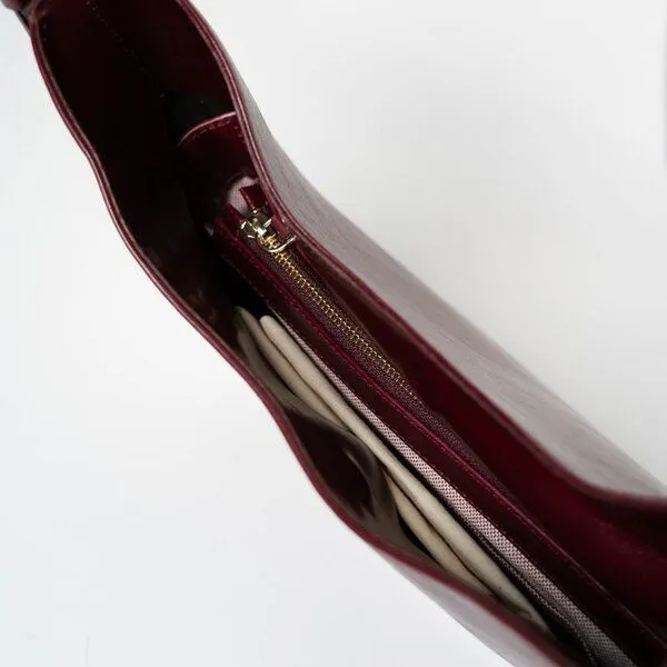 ann kurz ann kurz Versatile Hobo – Hobo-Tasche aus Leder, Shiny nappa burgundy, – Produktbild 2 von 4