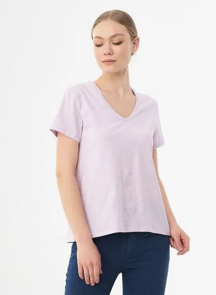 ORGANICATION ORGANICATION Damen Basic T-Shirt aus Bio-Baumwolle mit V-Ausschnitt, Lavender fog, – Produktbild 1 von 4