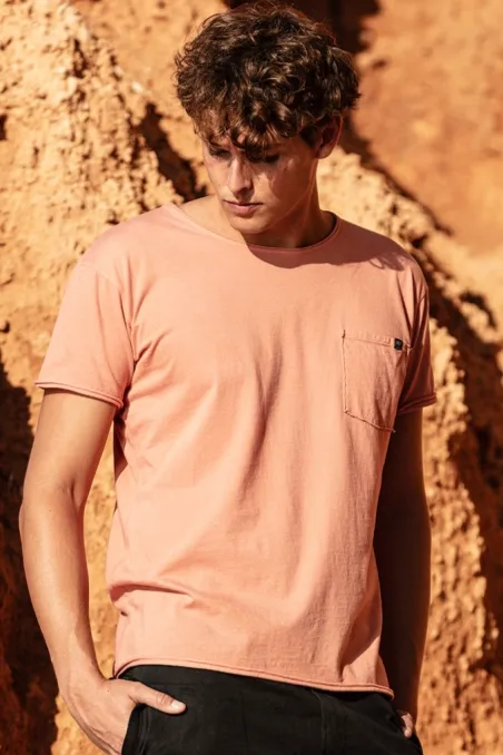 RAVENS VIEW IBIZA RAVENS VIEW IBIZA Herren vegan T-Shirt Rundhalsausschnitt Wild Pocket Coral Clay Orange, Hell orange, – Produktbild 2 von 2