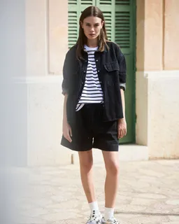 WOTE WOTE Damen vegan Jeansshorts, Schwarz – Produktbild 1 von 1