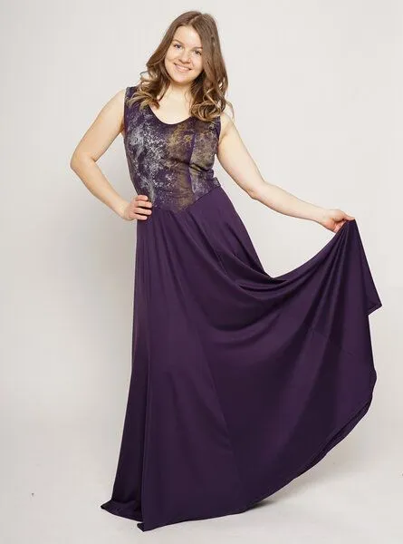 Peaces.bio - handbedruckte Biomode Peaces.bio - handbedruckte Biomode Abendkleid Bachgeflüster in Violett – Produktbild 1 von 4