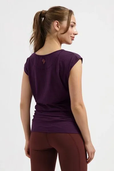 Urban Goddess Urban Goddess Lockeres Asana-Yoga-Shirt, Bloom (aubergine), – Produktbild 2 von 4