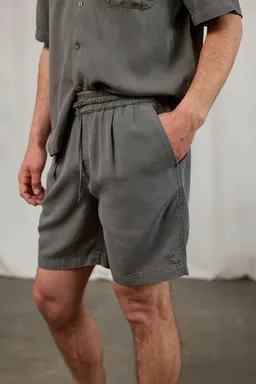 TWOTHIRDS TWOTHIRDS Herren vegan Shorts Gothmund Gunmetal Grau – Produktbild 1 von 1
