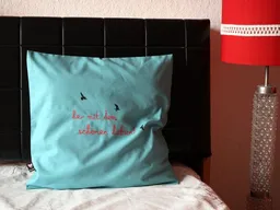Hirschkind Hirschkind Bio-Kissenbezug 'her mit dem schönen leben!' türkis, 40*40cm – Produktbild 1 von 1