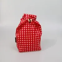 Kumanu von Natur aus gut Kumanu - von Natur aus gut Bienenwachs-Snackbeutel "Pausenpaul" | 28x22cm | aus Bio-Bienenwachstuch, Karo rot, – Produktbild 1 von 1