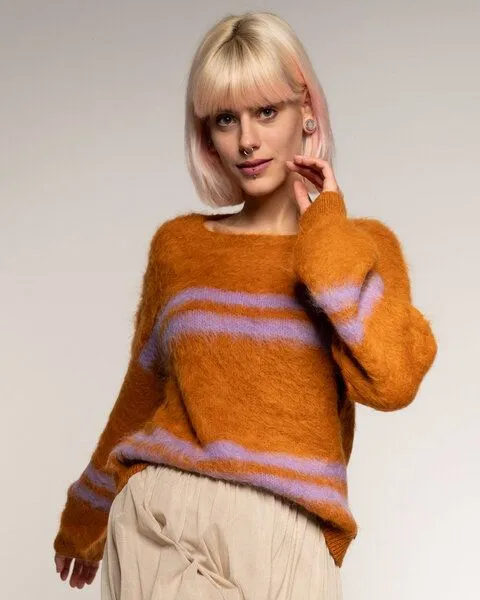 Alma & Lovis Alma & Lovis Flauschig gebrushter Pullover aus Alpakastrick | Brushed Stripe Pulli, Fox (orange), – Produktbild 1 von 4