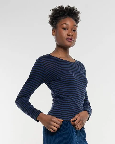 Alma & Lovis Alma & Lovis Geringeltes Longsleeve aus softer Bio-Baumwolle | Ringel Shirt, Twilight (blau), – Produktbild 4 von 4