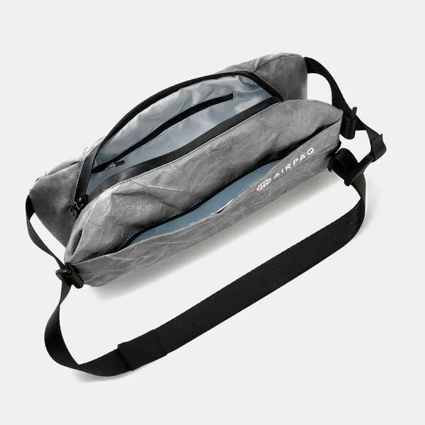 Airpaq Airpaq Große Bauchtasche 'Hip bag' aus Autoschrott, Cloudy, – Produktbild 3 von 4
