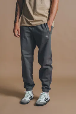 Trendsplant Trendsplant Herren vegan Sweatpants Essential Thunderstorm Dunkelgrau – Produktbild 1 von 1